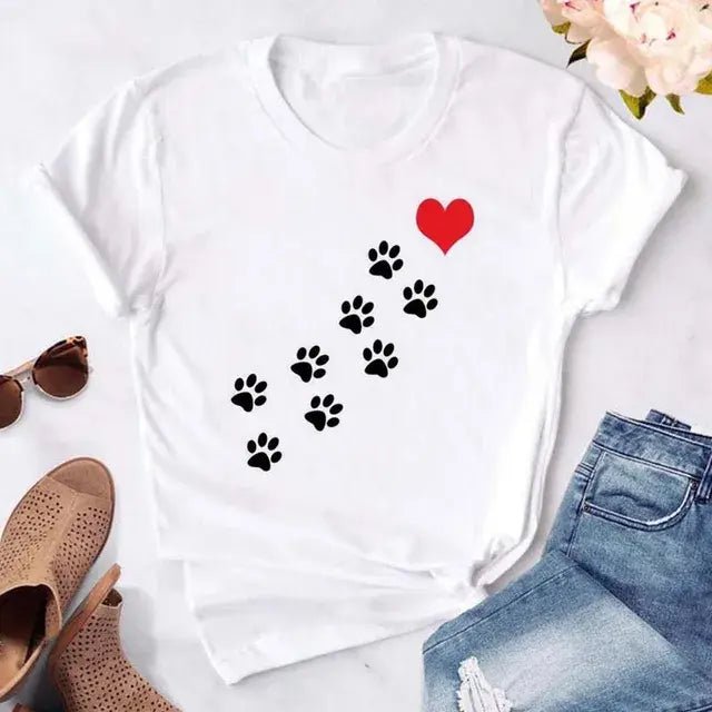 Cute Women's Dog Mom Graphic T-Shirt - Buy That Thang
