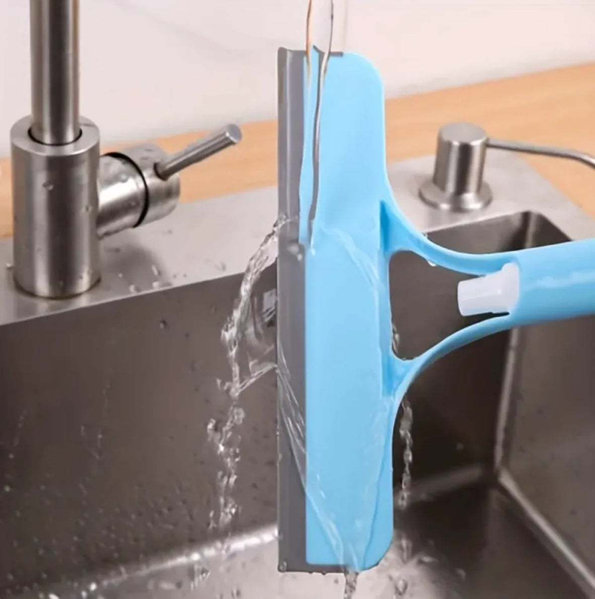 Spray-Integrated Glass Squeegee
