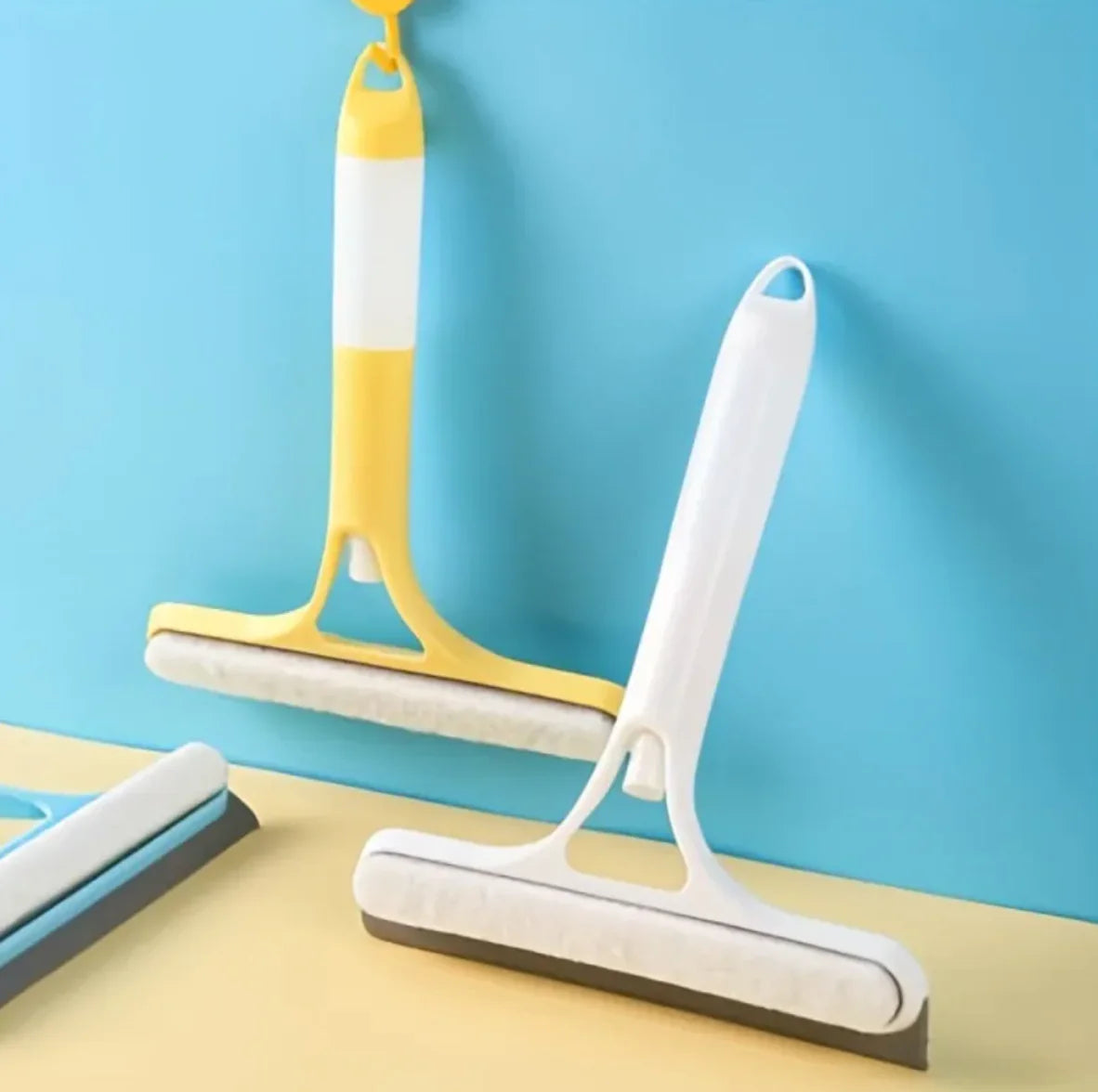 Spray-Integrated Glass Squeegee