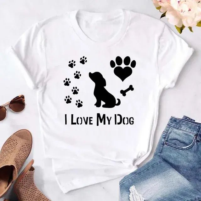 Cute Women's Dog Mom Graphic T-Shirt - Buy That Thang