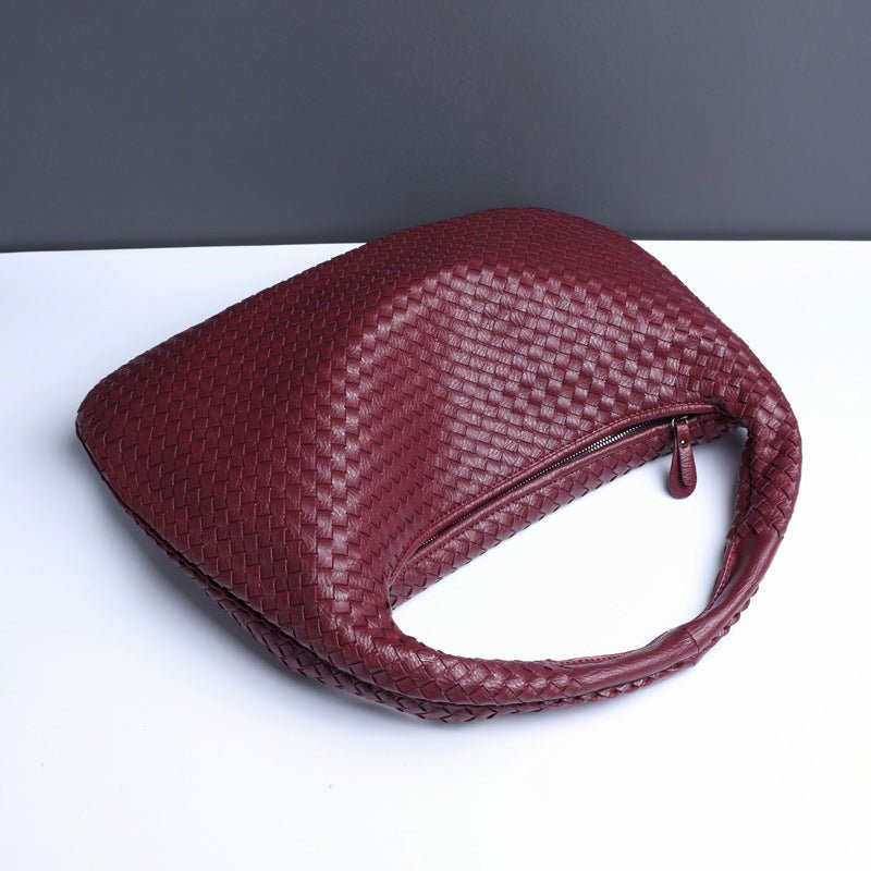 Crescent shaped women's bag hand woven hand - held dumpling bag fashionable single shoulder armpit bag - Buy That Thang