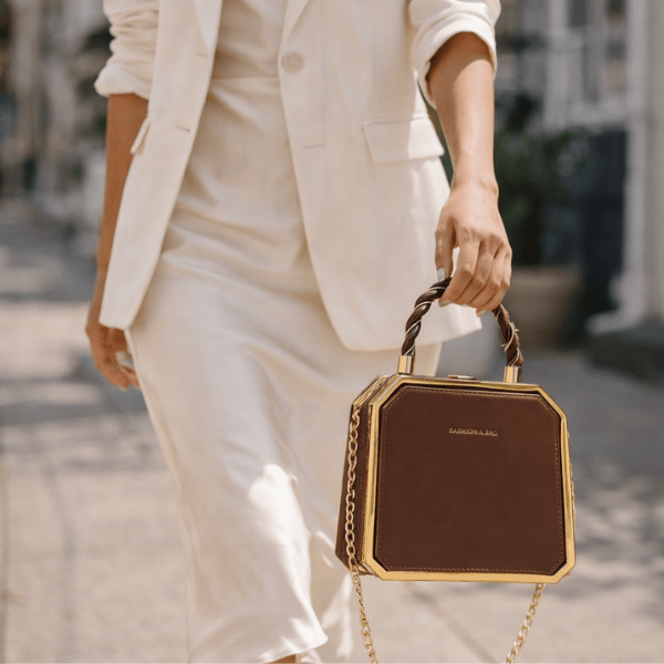 Small square exquisite chain crossbody bag - Buy That Thang